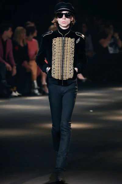 Look 7